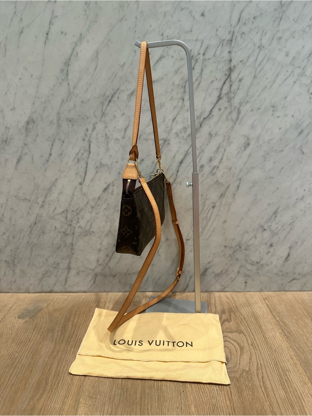 Louis Vuitton Monogram Pochette with additional Crossbody strap - Picture 5 of 16